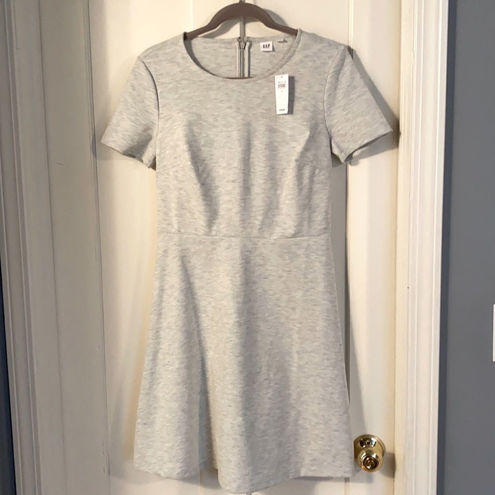 NWT Gap light heather gray dress size 6
